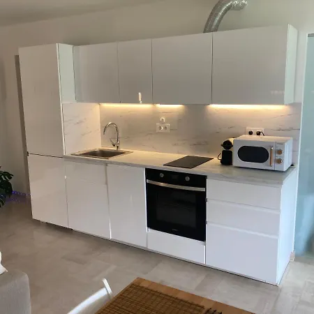 Juan-les-pins Cozy One Bedroom Near The Beaches And The Restaurants Апартаменты *