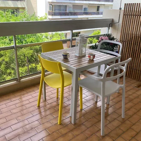 Апартаменты Juan-les-pins Cozy One Bedroom Near The Beaches And The Restaurants Антиб